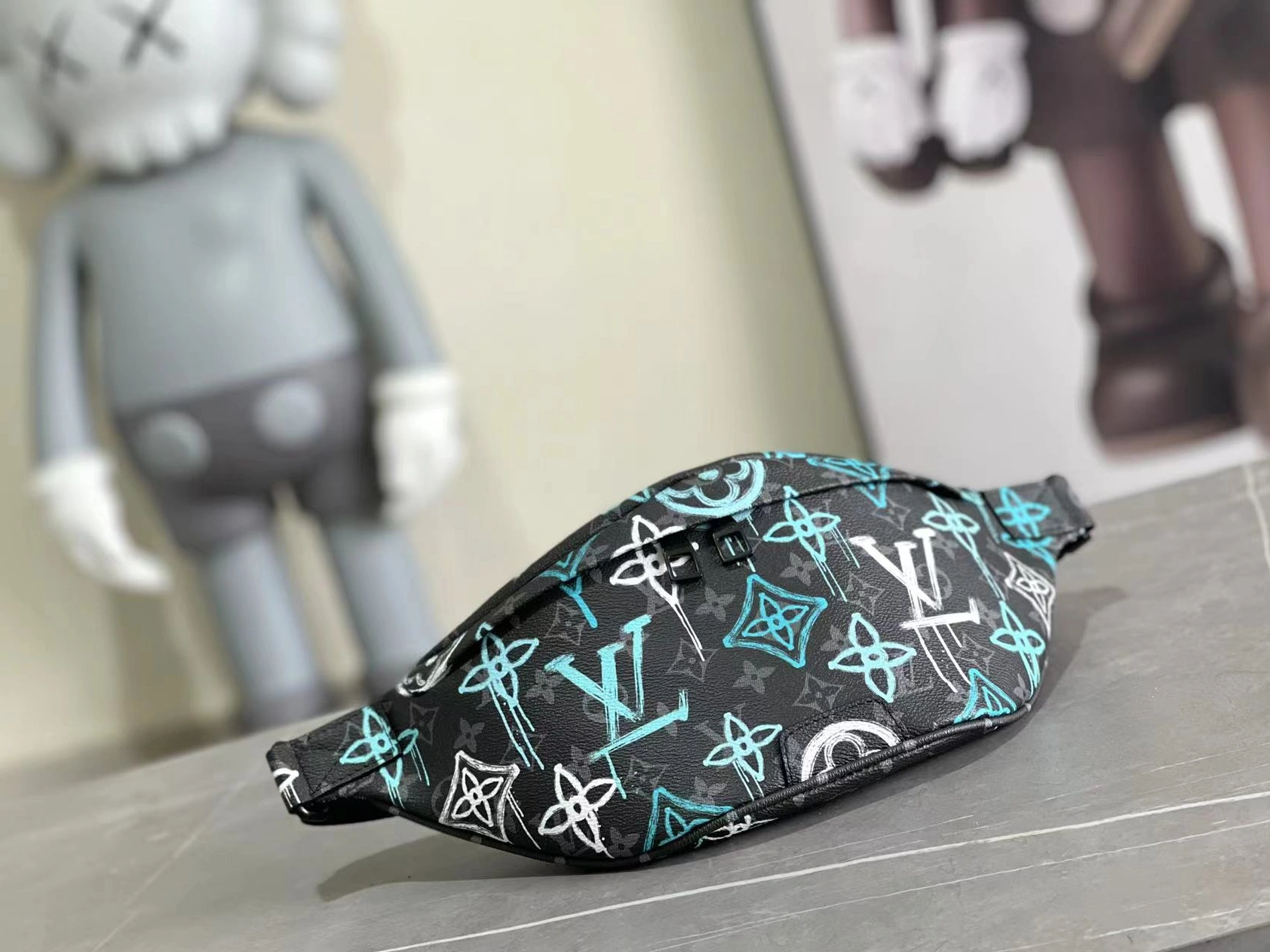 Breathable 7603 Louis Vuitton LV AAA Quality Belt Bags