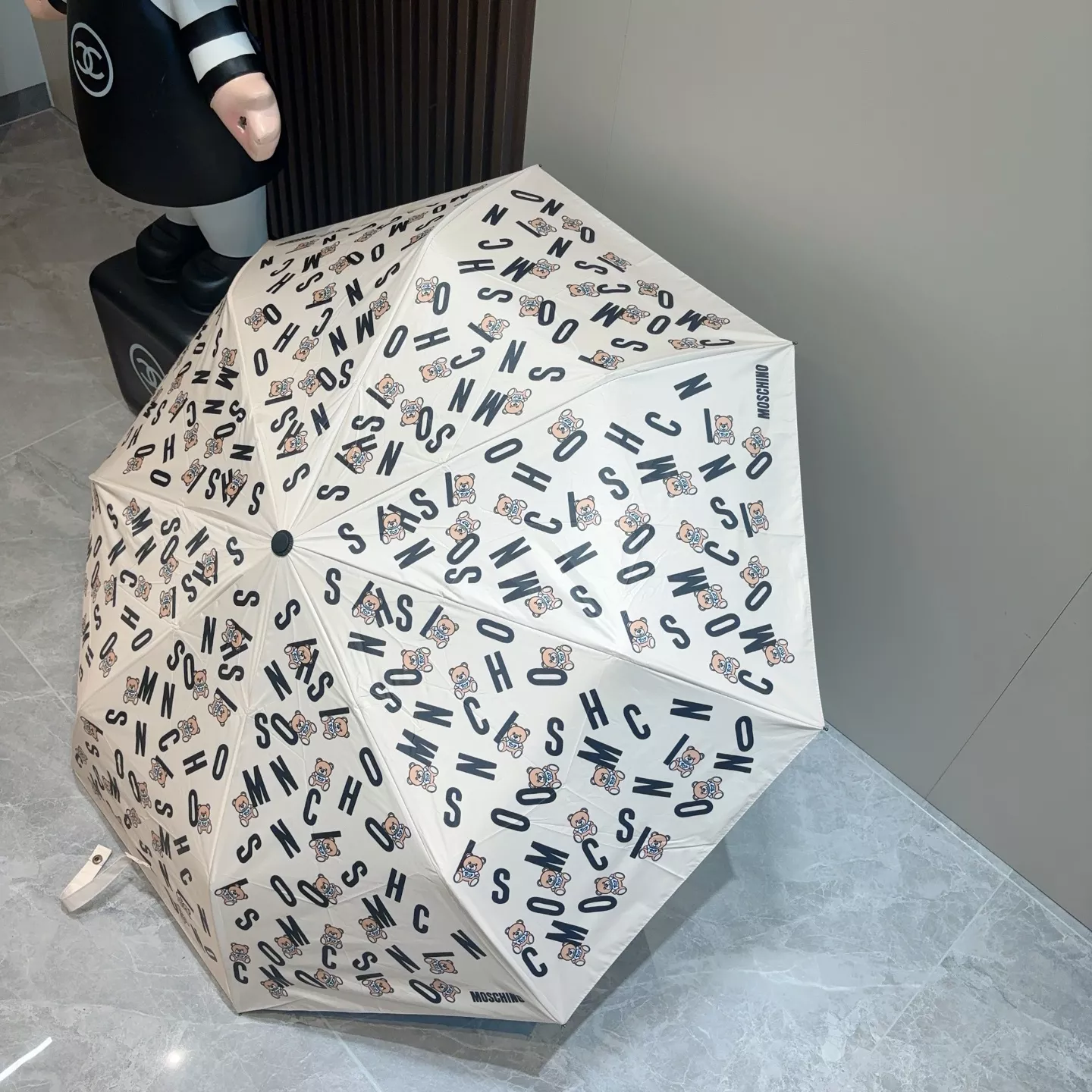 Breathable 7606 Moschino Umbrellas
