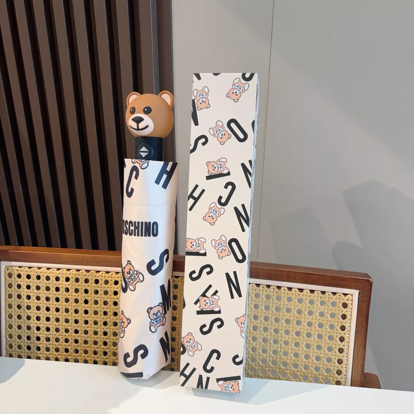 Breathable 7606 Moschino Umbrellas