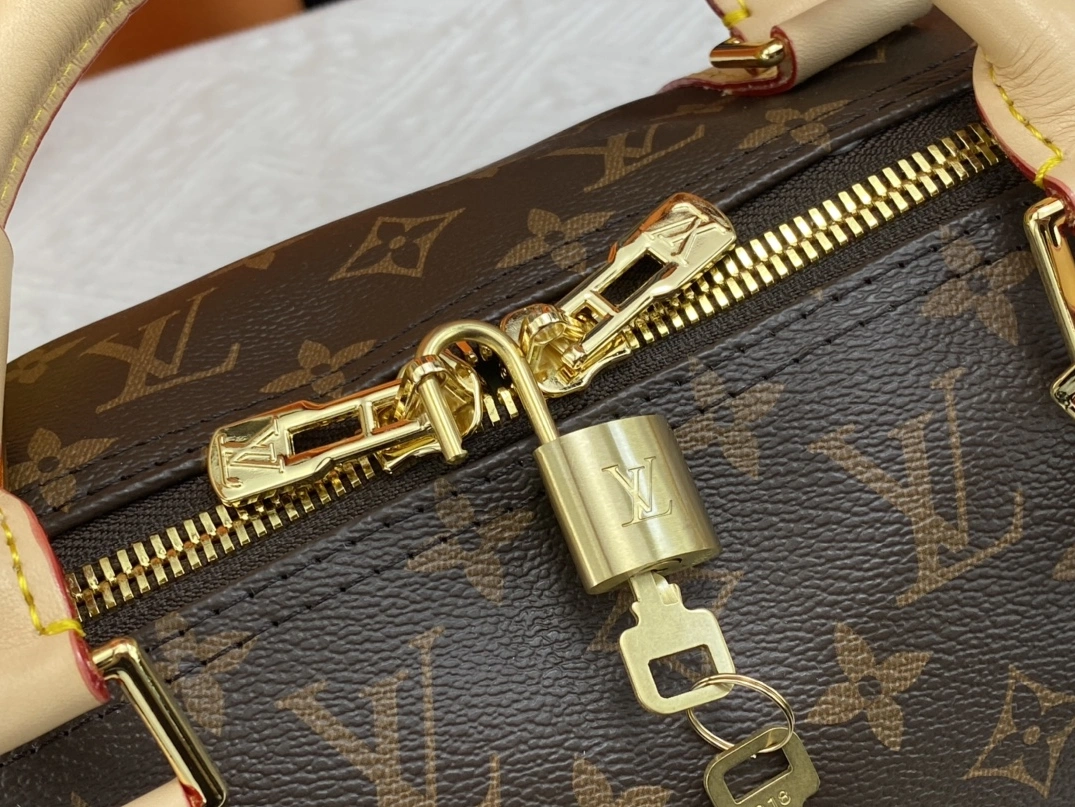 Breathable 7697 Louis Vuitton Travel Bags