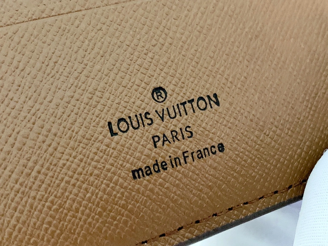 Breathable 8000 Louis Vuitton LV Wallets For Unisex