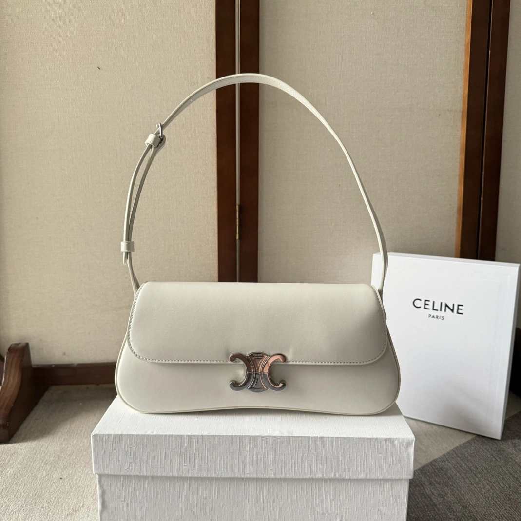Breathable 8069 Celine AAA Quality Shoulder Bags For Women