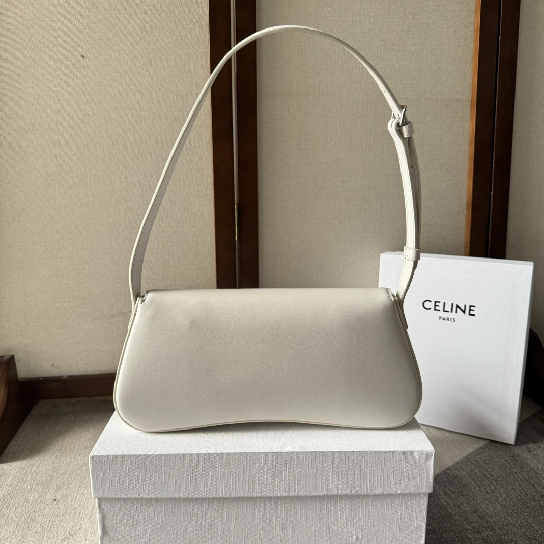 Breathable 8069 Celine AAA Quality Shoulder Bags For Women