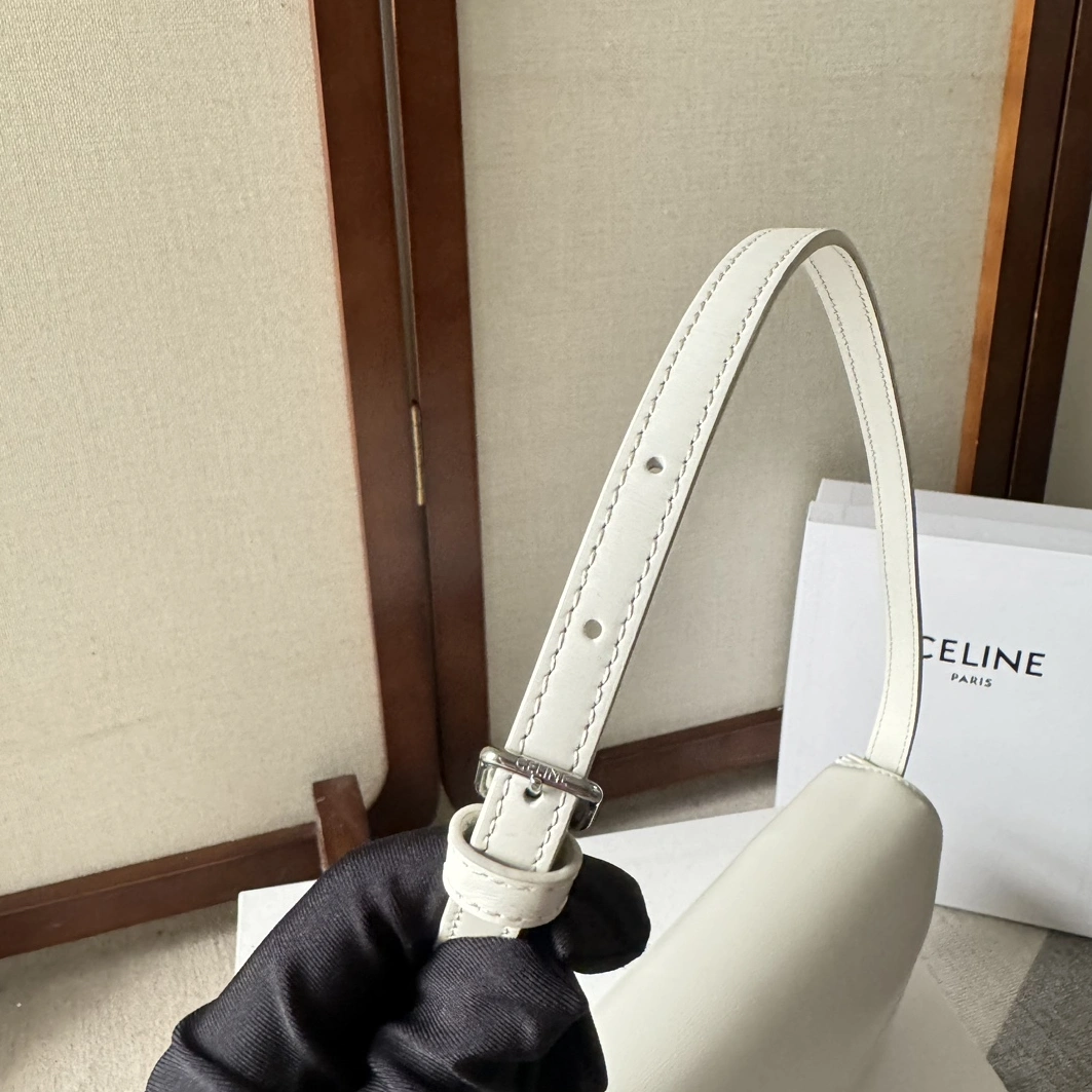 Breathable 8069 Celine AAA Quality Shoulder Bags For Women