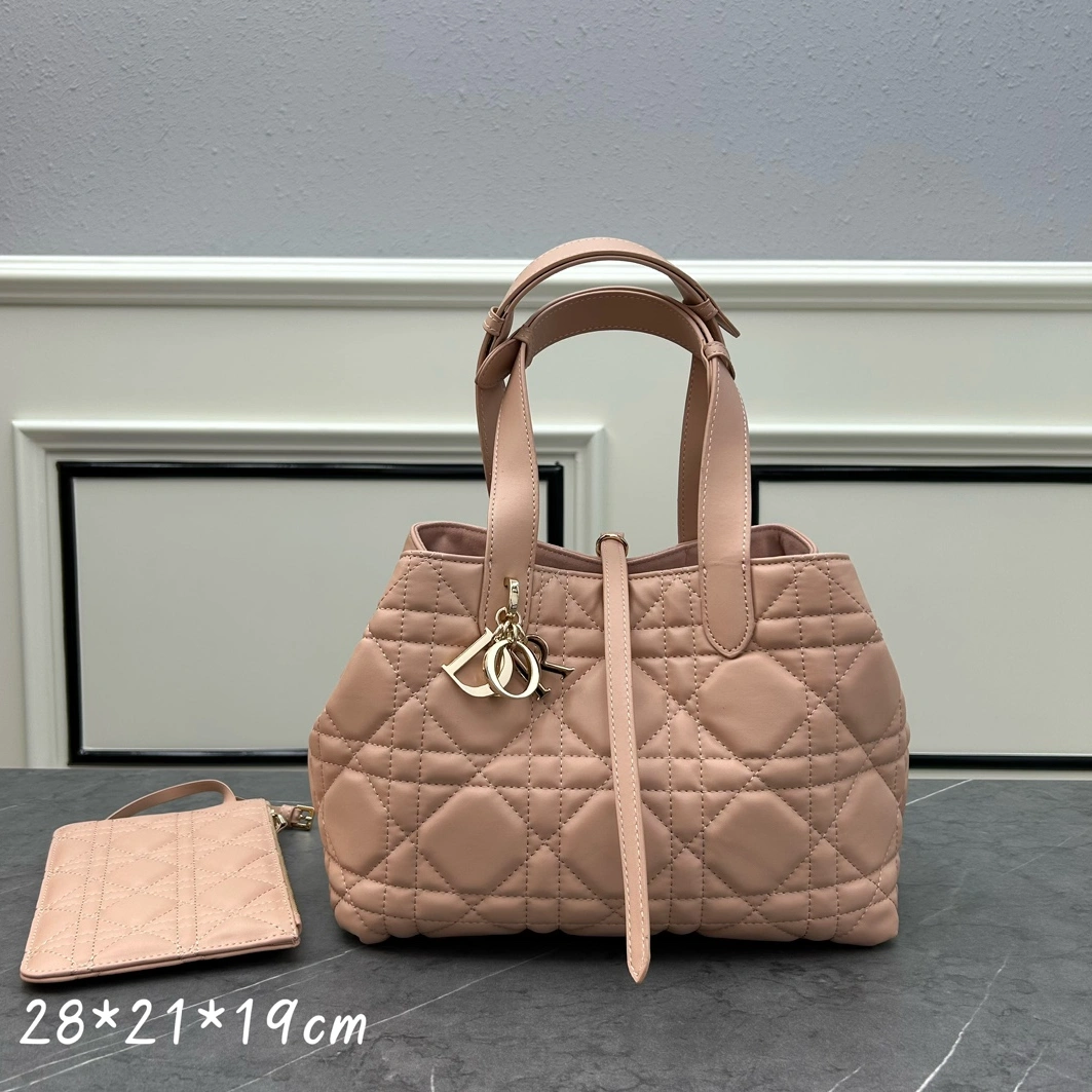 Breathable 8117 Christian Dior AAA Quality Handbags For Women