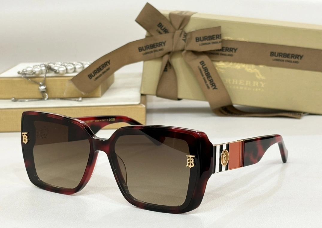 Breathable 8137 Burberry AAA Quality Sunglasses