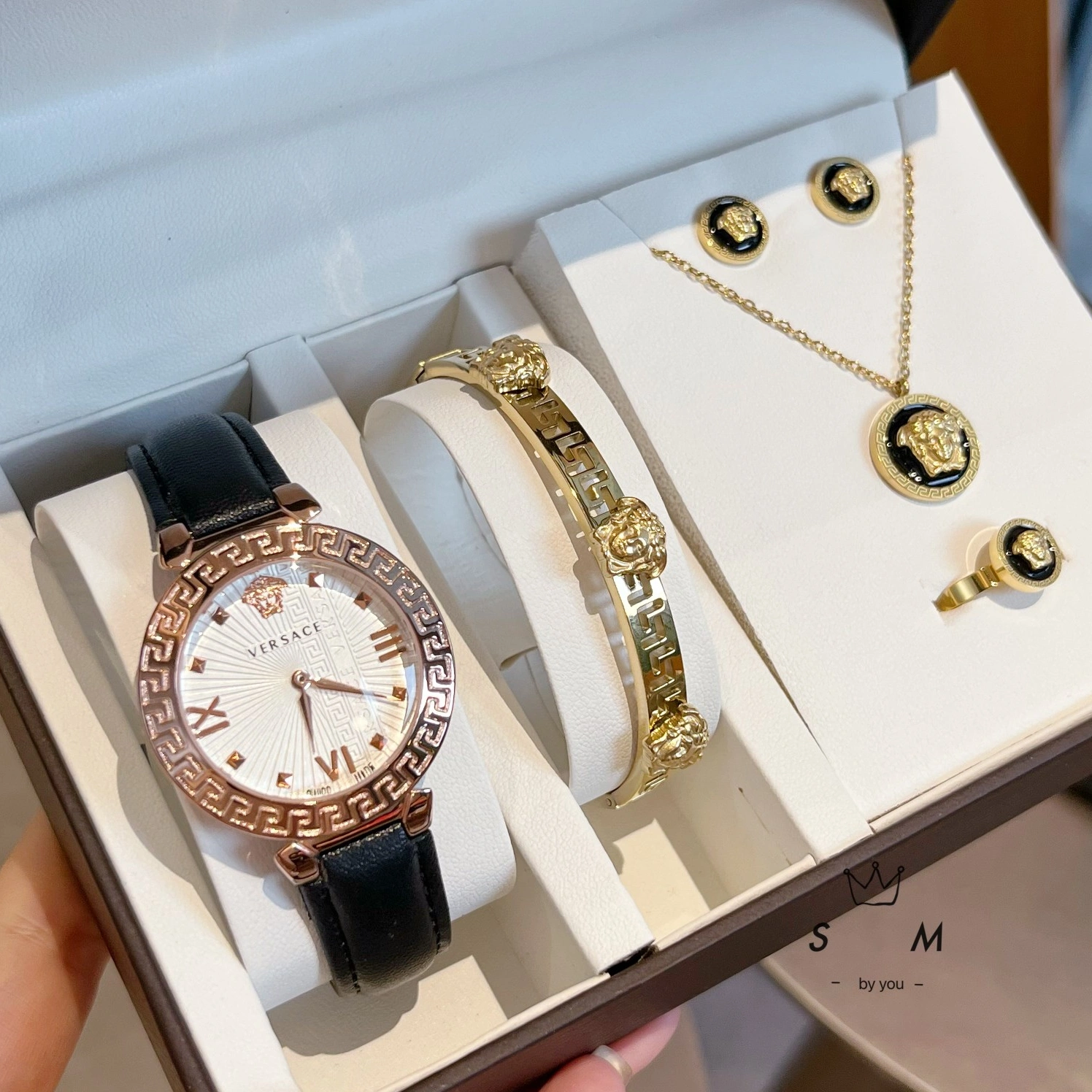 Breathable 856 Versace Watches For Women
