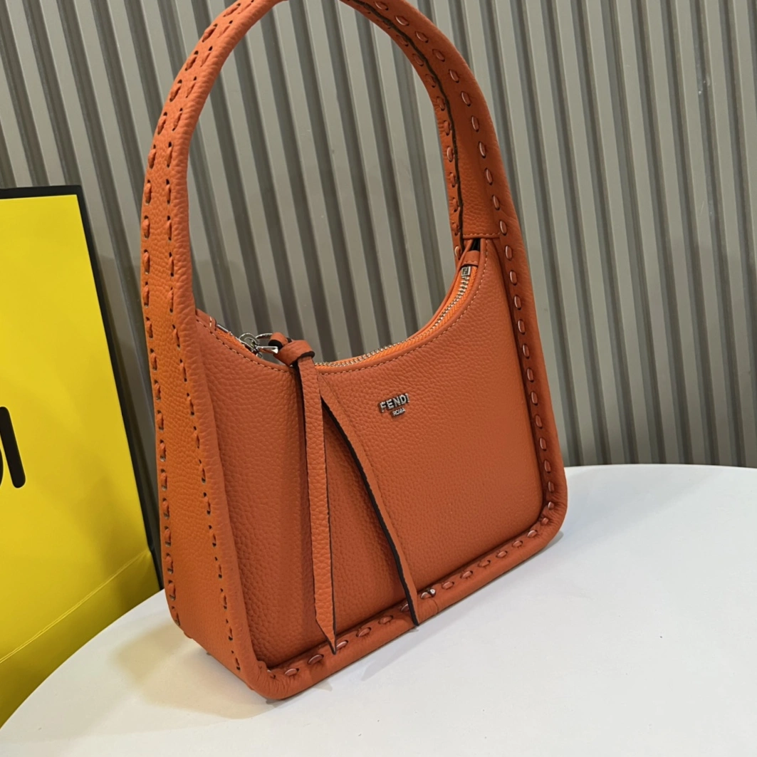 Breathable 8714 Fendi AAA Quality Handbags For Women