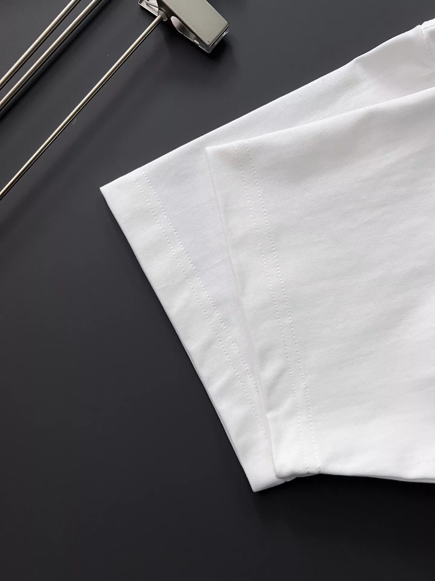 Breathable 8843 Louis Vuitton LV T-Shirts Short Sleeved For Men