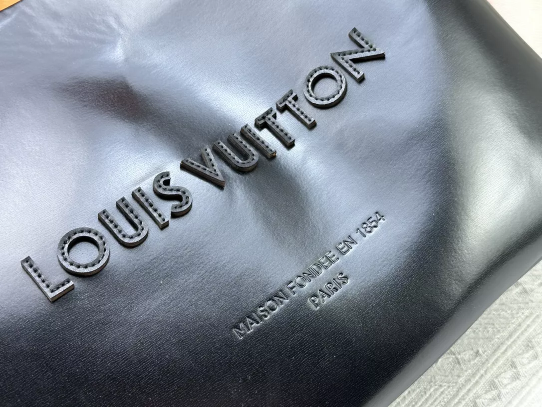 Breathable 8935 Louis Vuitton AAA Quality Tote-Handbags For Women