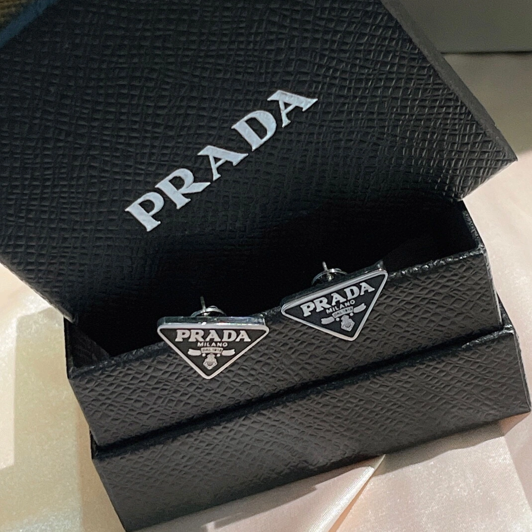 Breathable 9076 Prada Earrings For Women