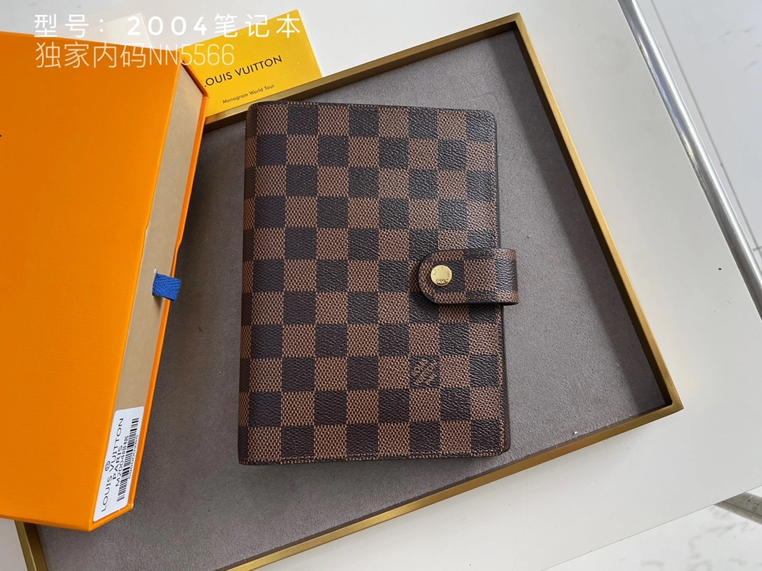 Breathable 9102 Louis Vuitton LV Card Case