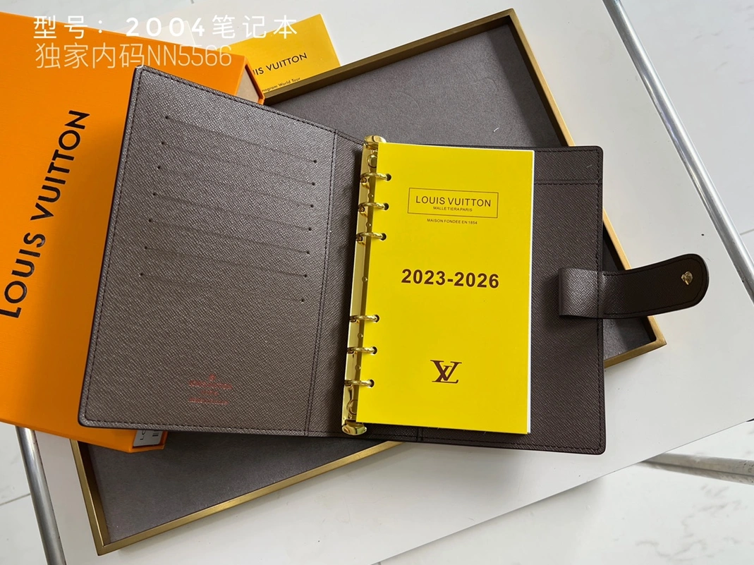 Breathable 9102 Louis Vuitton LV Card Case