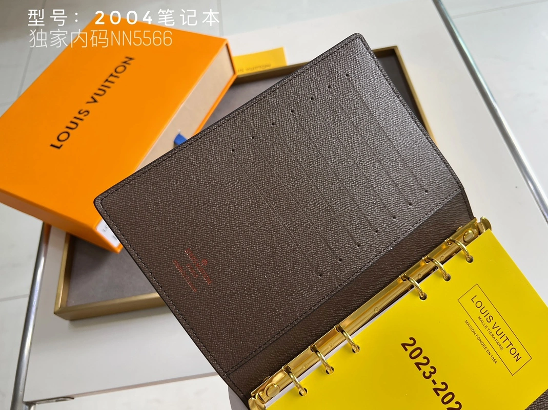 Breathable 9102 Louis Vuitton LV Card Case