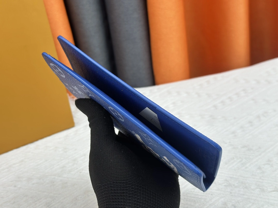 Breathable 9202 Louis Vuitton LV Card Case