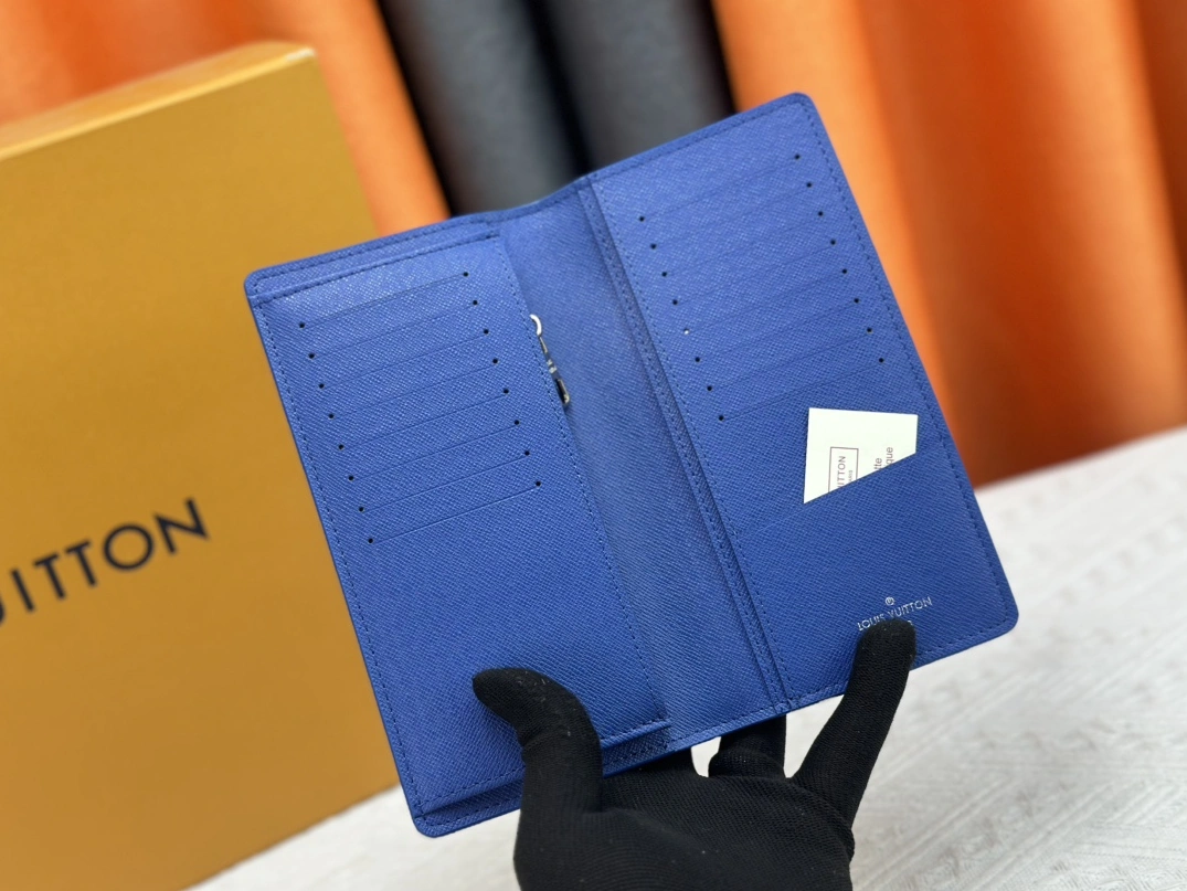 Breathable 9202 Louis Vuitton LV Card Case