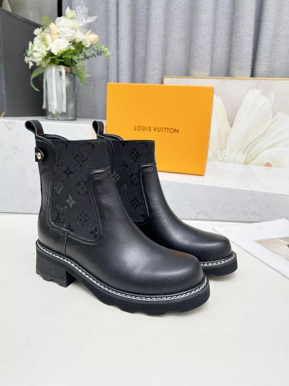 Breathable 9276 Louis Vuitton Boots For Women