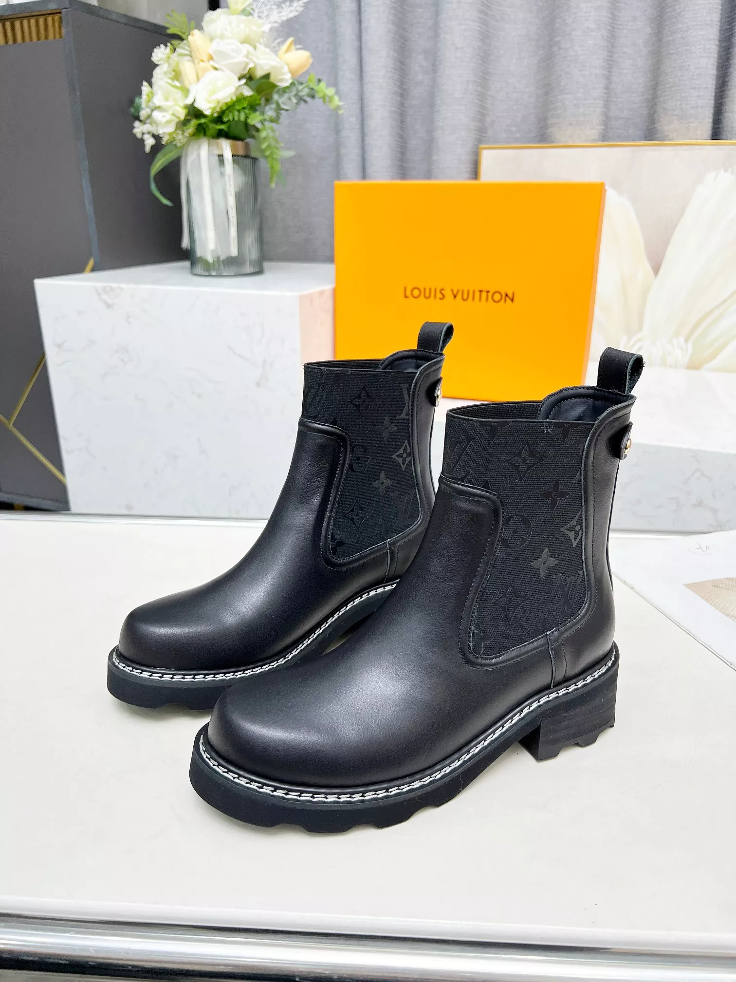 Breathable 9276 Louis Vuitton Boots For Women