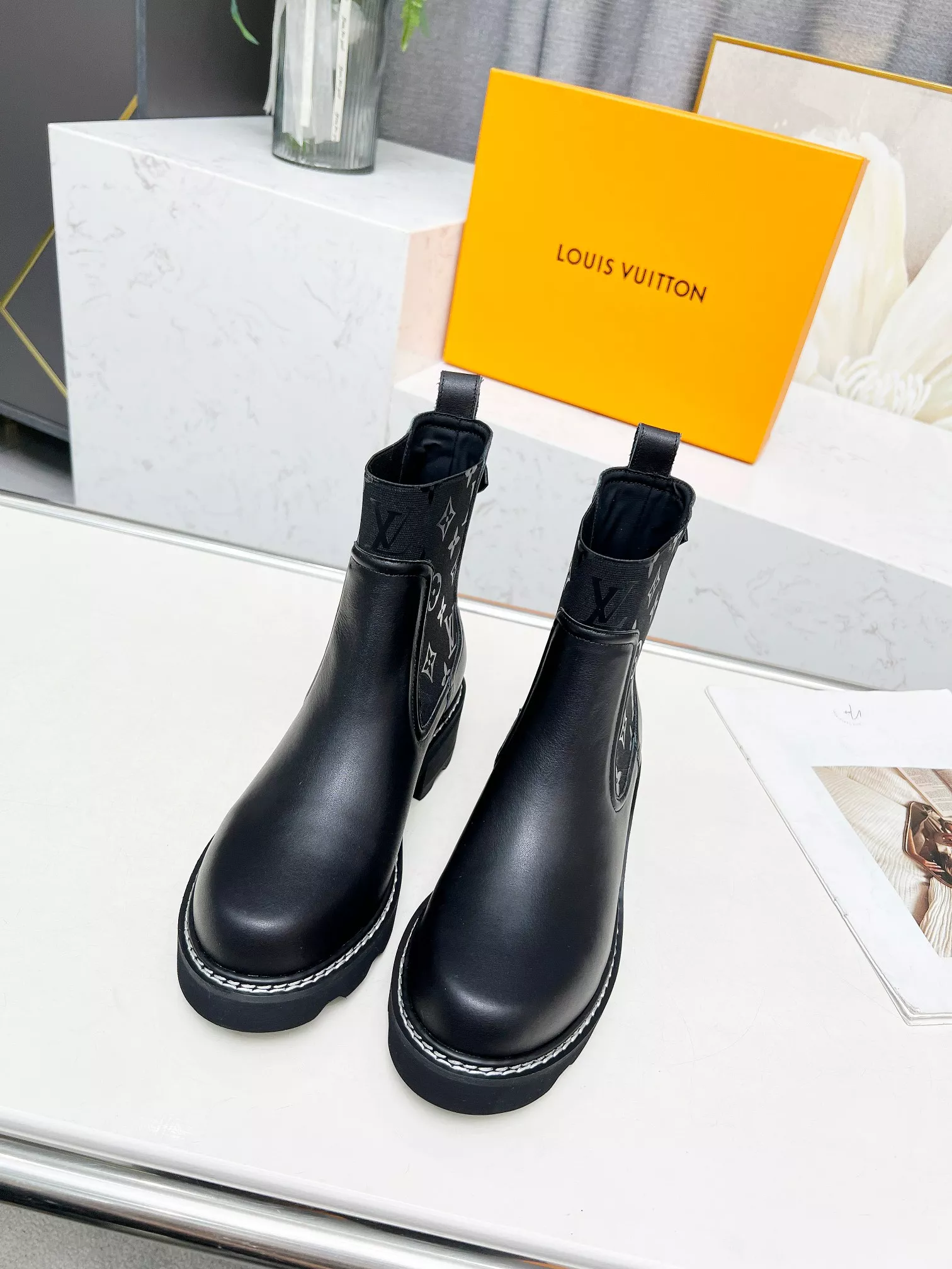 Breathable 9276 Louis Vuitton Boots For Women