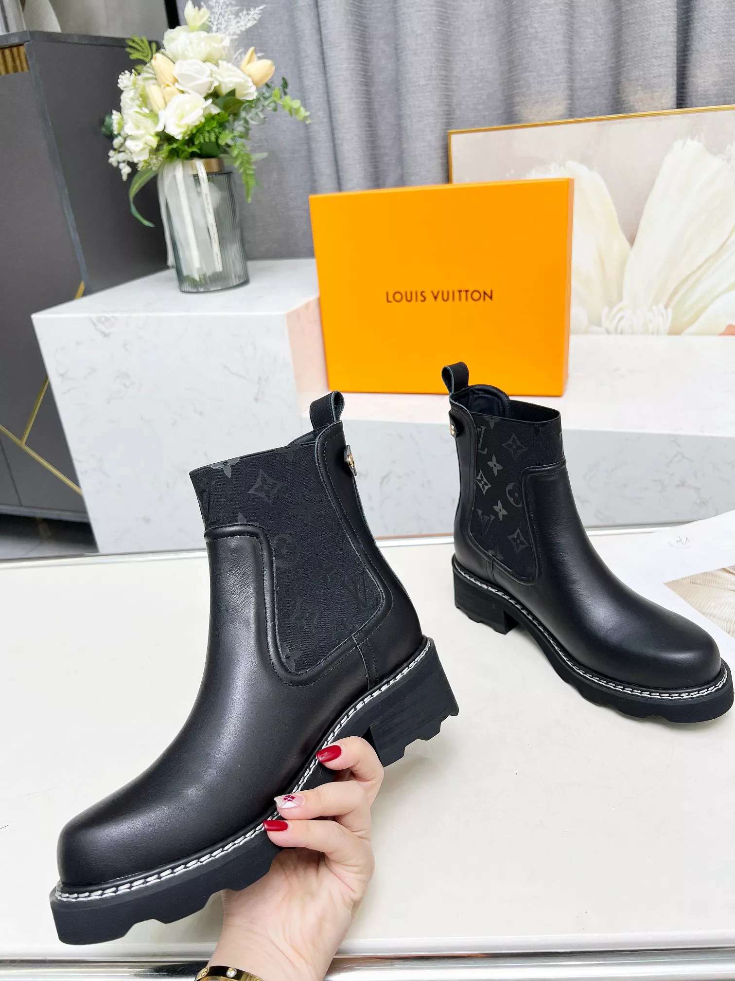 Breathable 9276 Louis Vuitton Boots For Women
