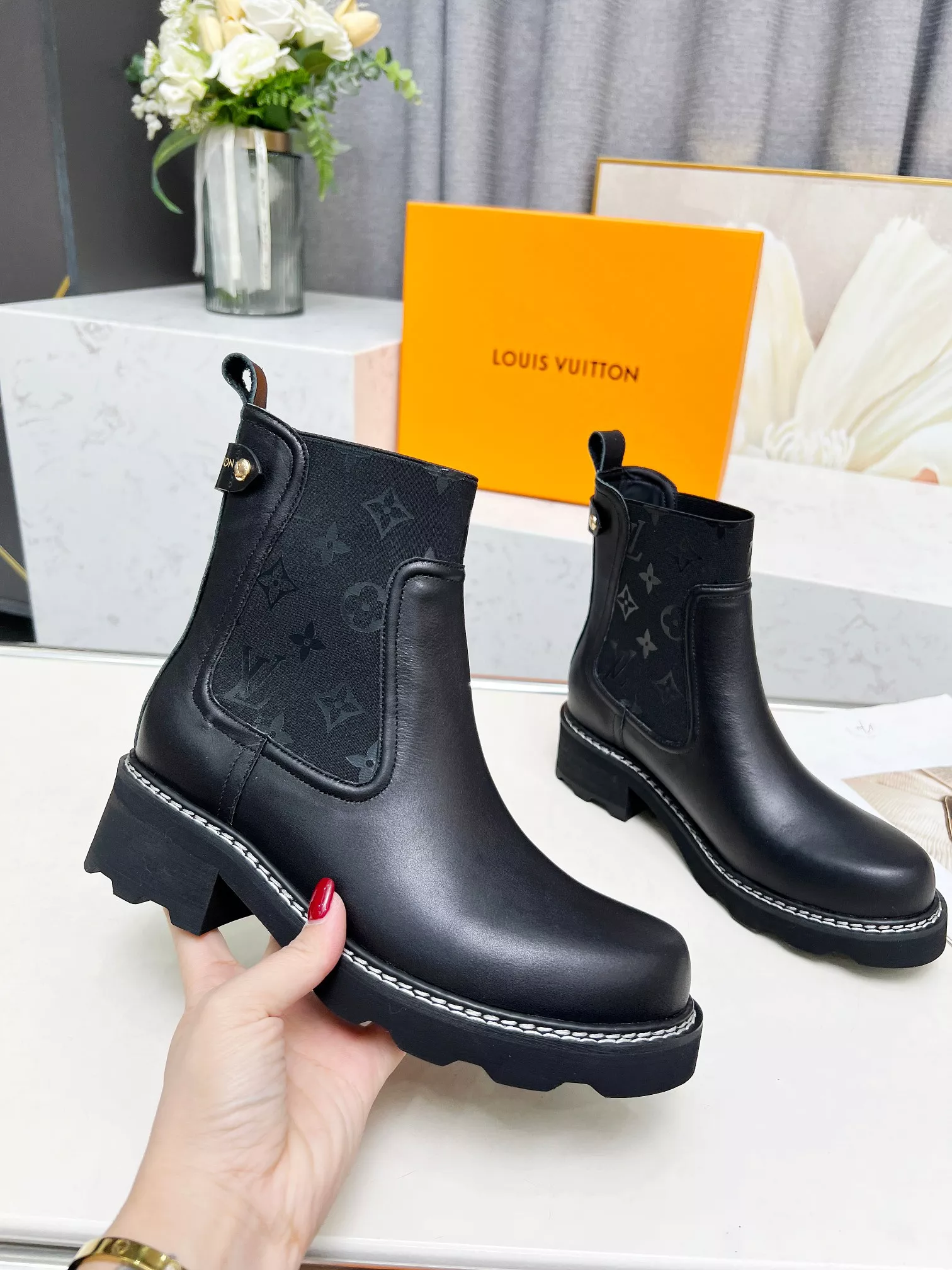 Breathable 9276 Louis Vuitton Boots For Women
