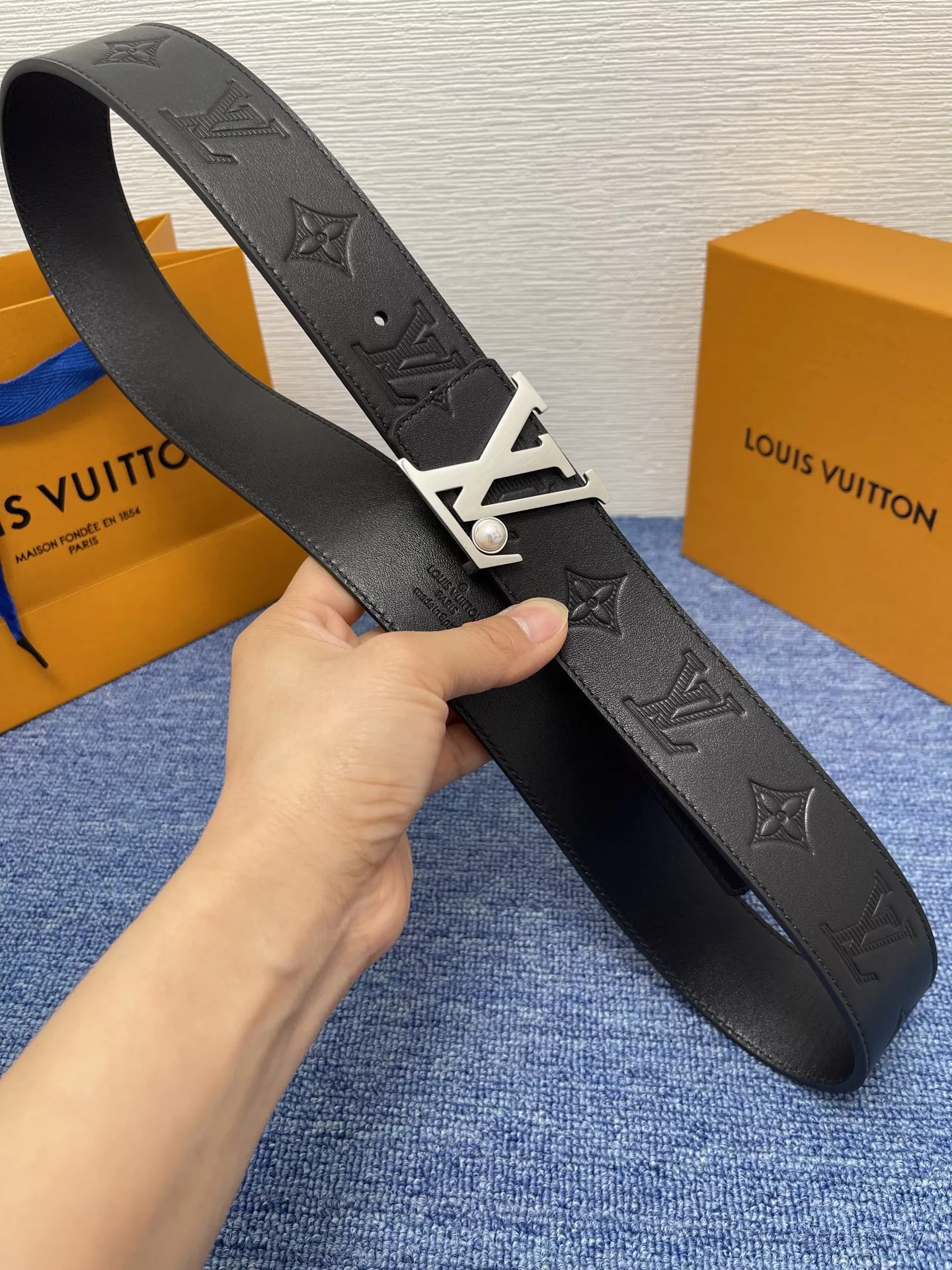 Breathable 9367 Louis Vuitton AAA Quality Belts In 4.0cm For Men