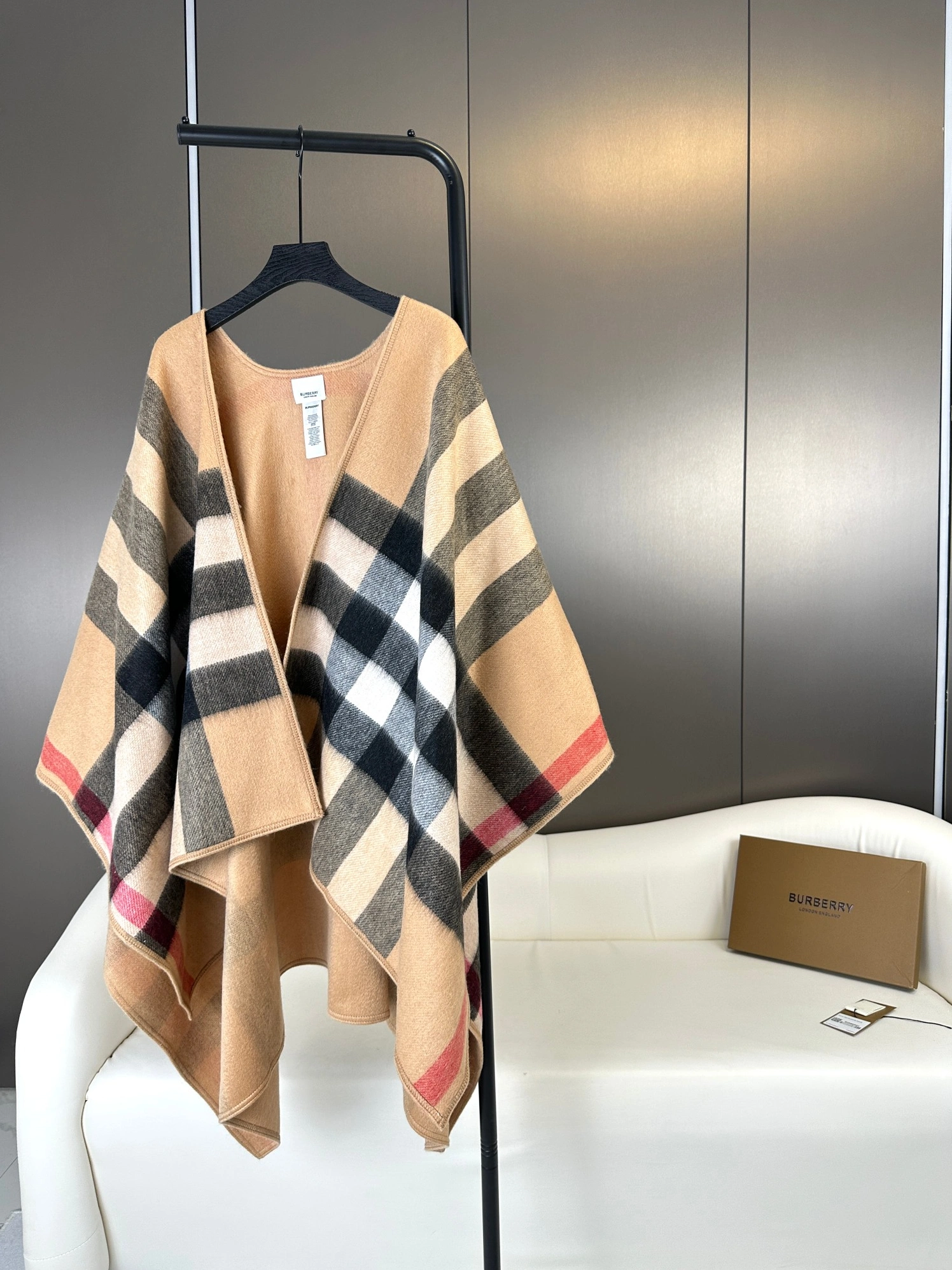 Breathable 9480 Burberry Poncho