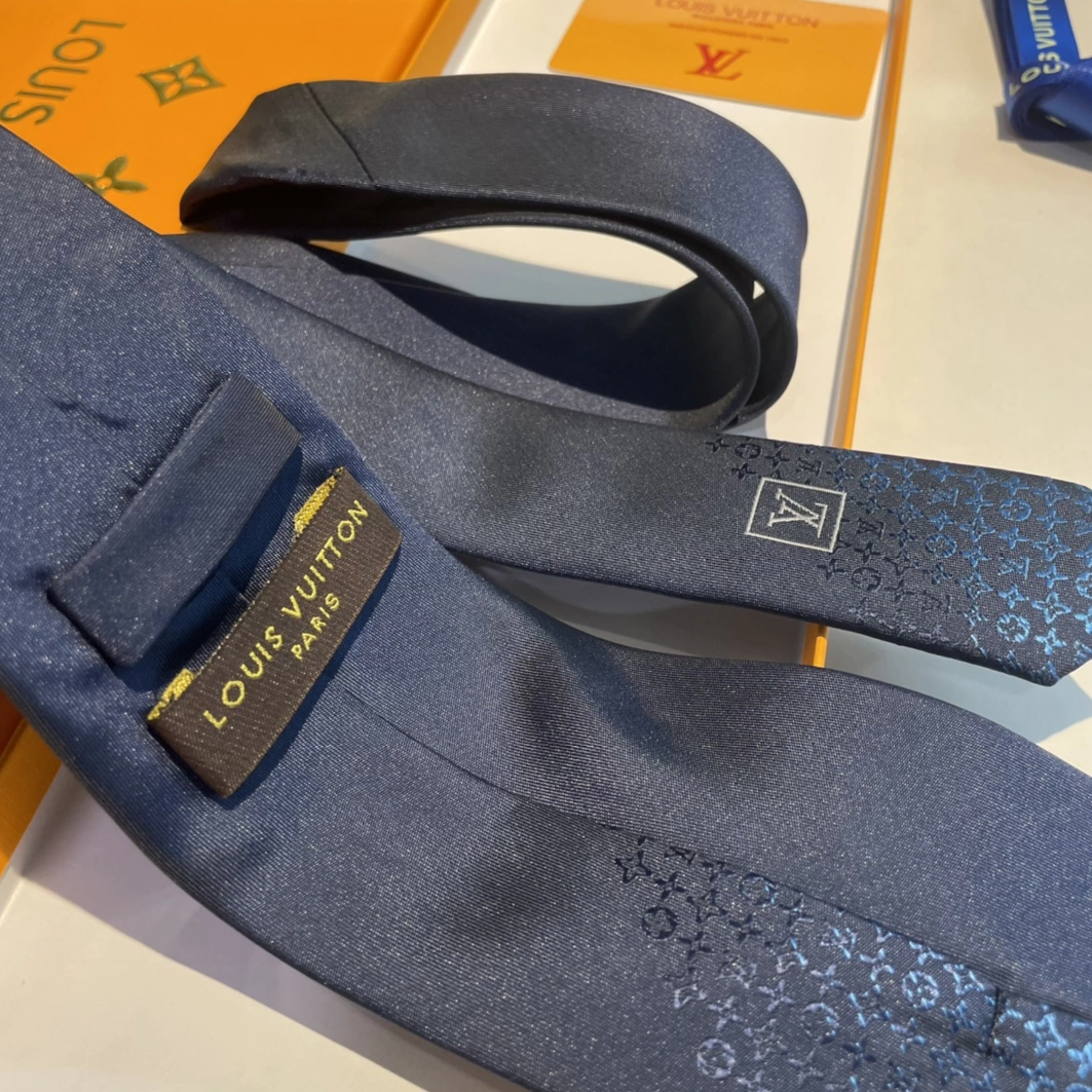 Breathable 9597 Louis Vuitton LV Necktie For Men