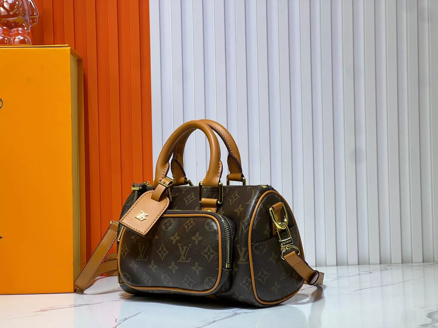Breathable 9659 Louis Vuitton AAA Quality Handbags For Women