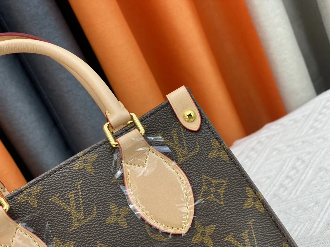 Breathable 9680 Louis Vuitton AAA Quality Handbags For Women