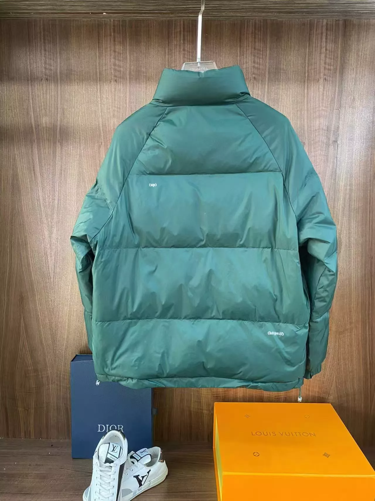Breathable 9804 Prada Down Feather Coat Long Sleeved For Men