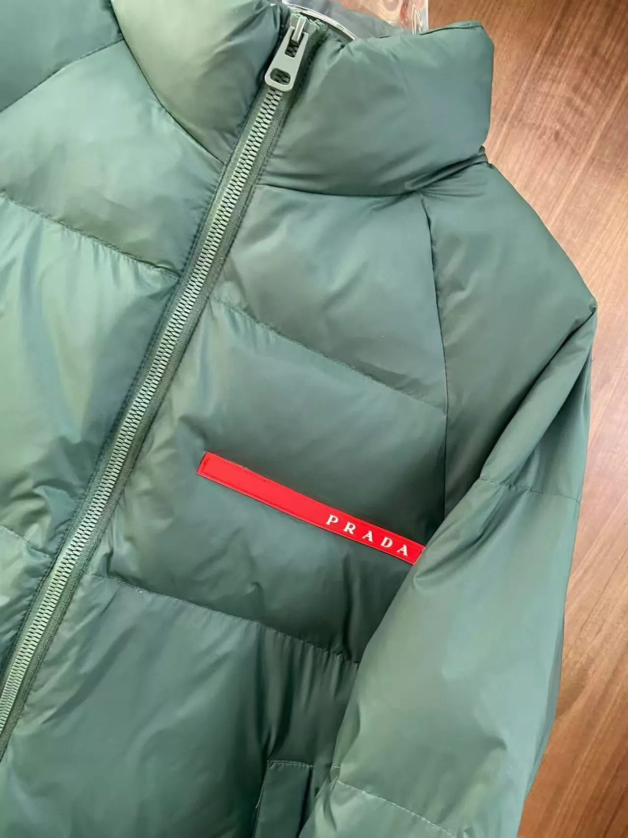 Breathable 9804 Prada Down Feather Coat Long Sleeved For Men