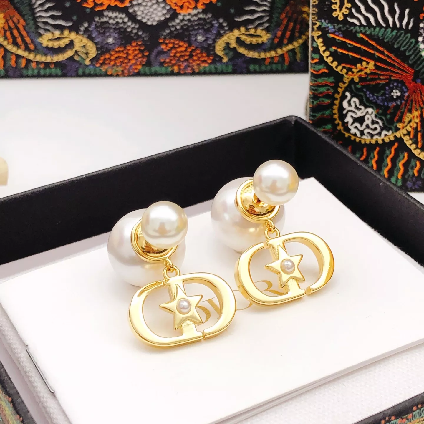 Breathable 9811 Christian Dior Earrings For Women