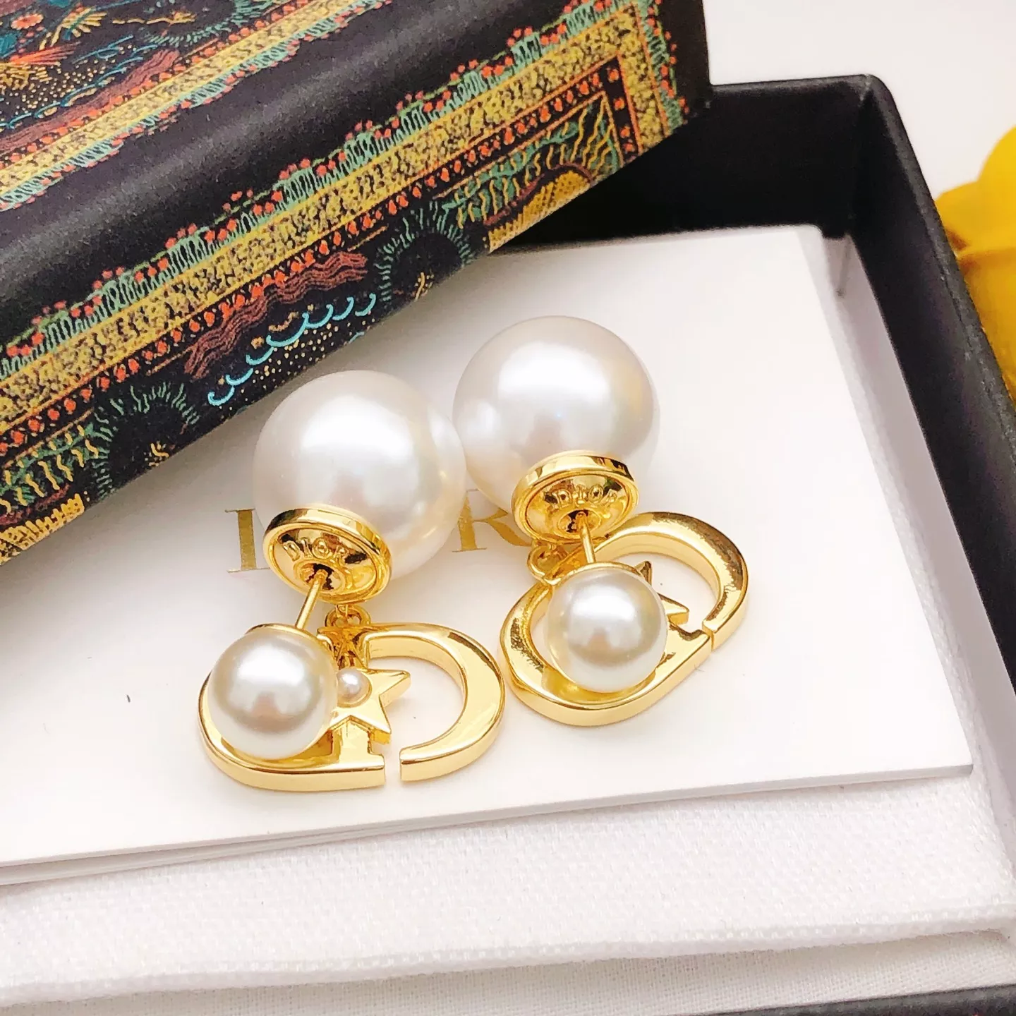 Breathable 9811 Christian Dior Earrings For Women