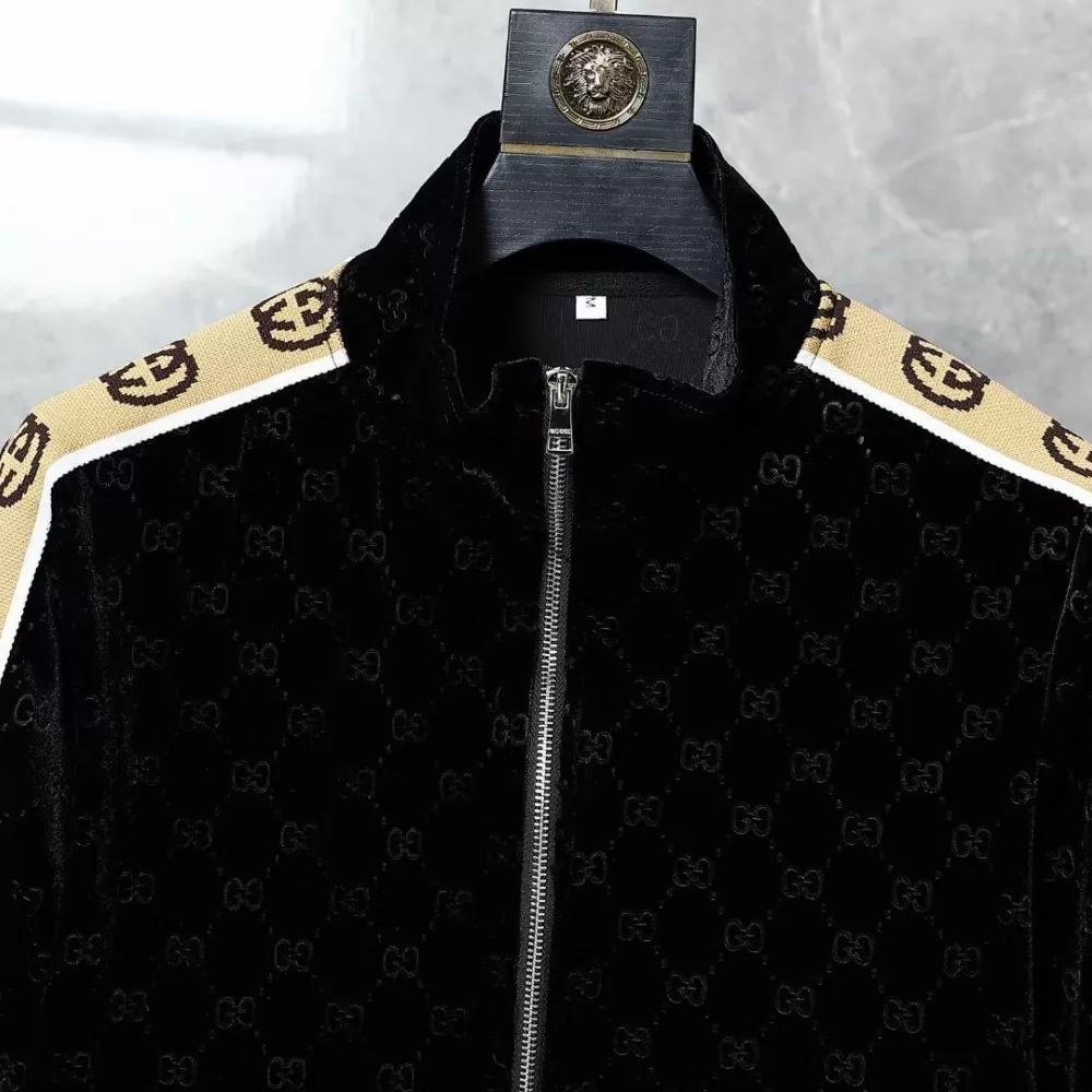 Breathable 9842 Gucci Tracksuits Long Sleeved For Men