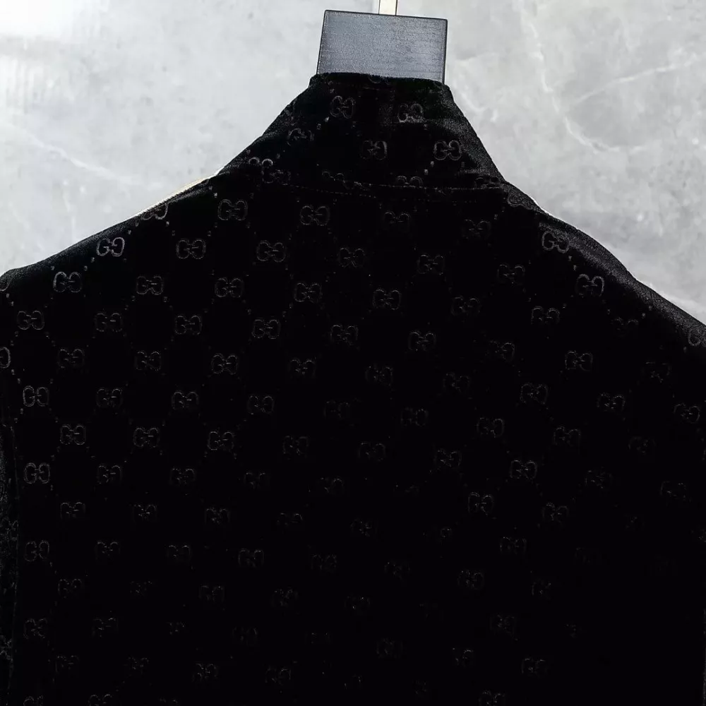 Breathable 9842 Gucci Tracksuits Long Sleeved For Men