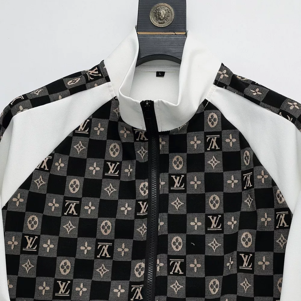 Breathable 988 Louis Vuitton LV Tracksuits Long Sleeved For Men