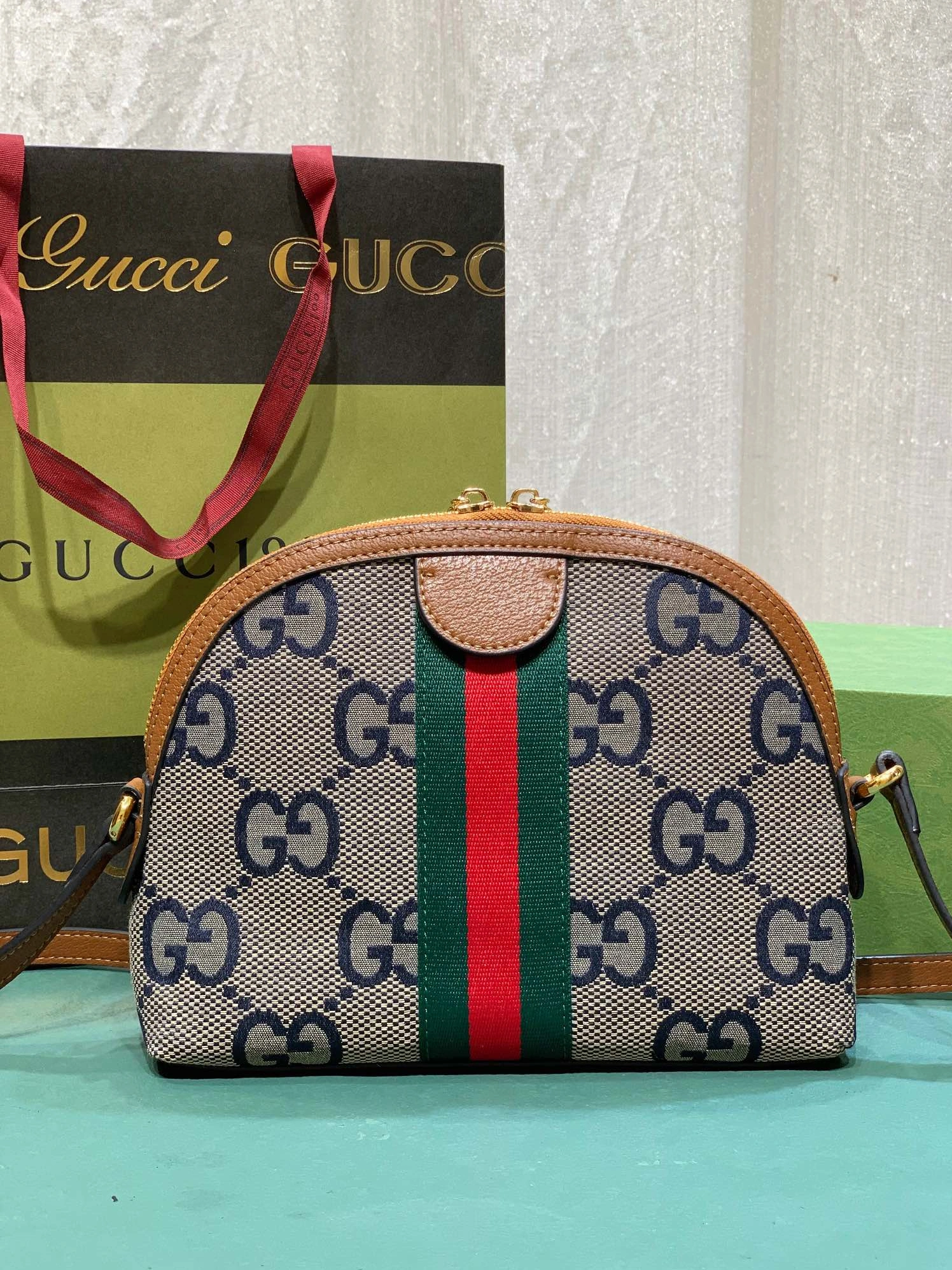 Breathable 9893 Gucci AAA Quality Messenger Bags For Women