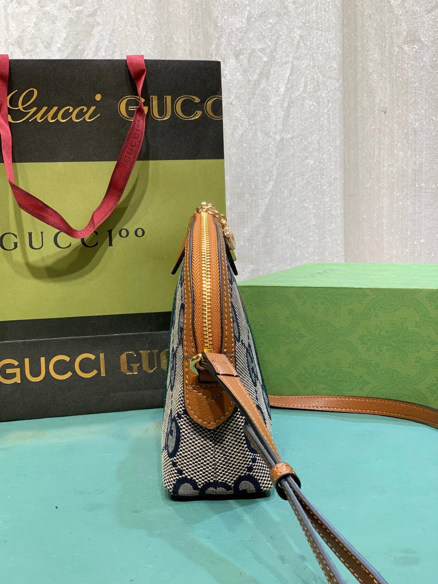 Breathable 9893 Gucci AAA Quality Messenger Bags For Women