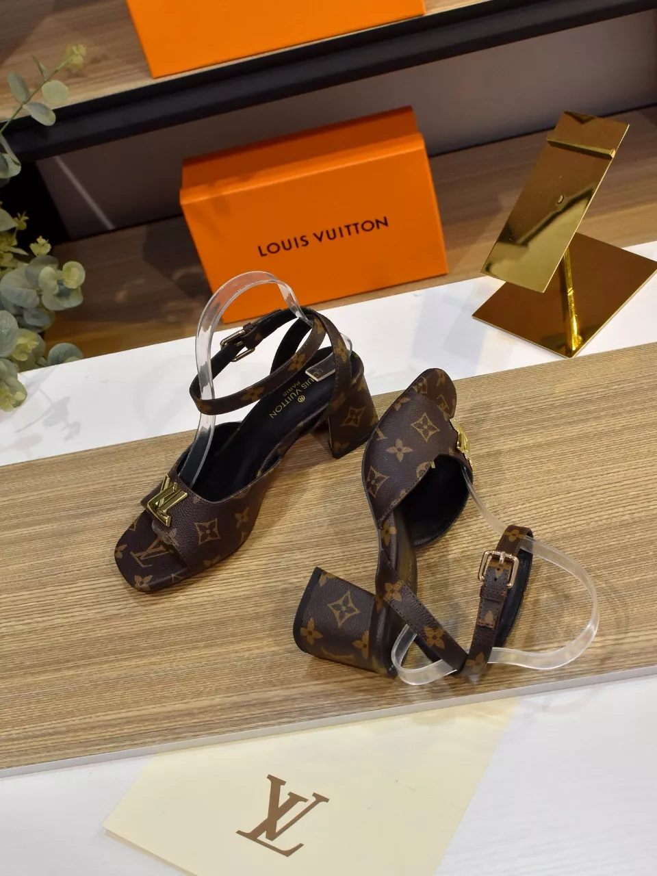 Breathable 9932 Louis Vuitton Sandal For Women
