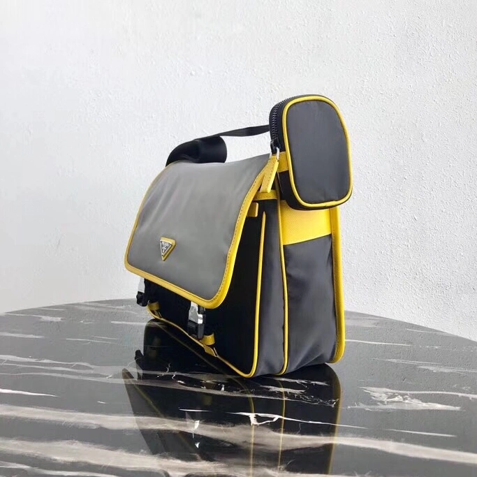 Bright 1074 Prada AAA Man Messenger Bags
