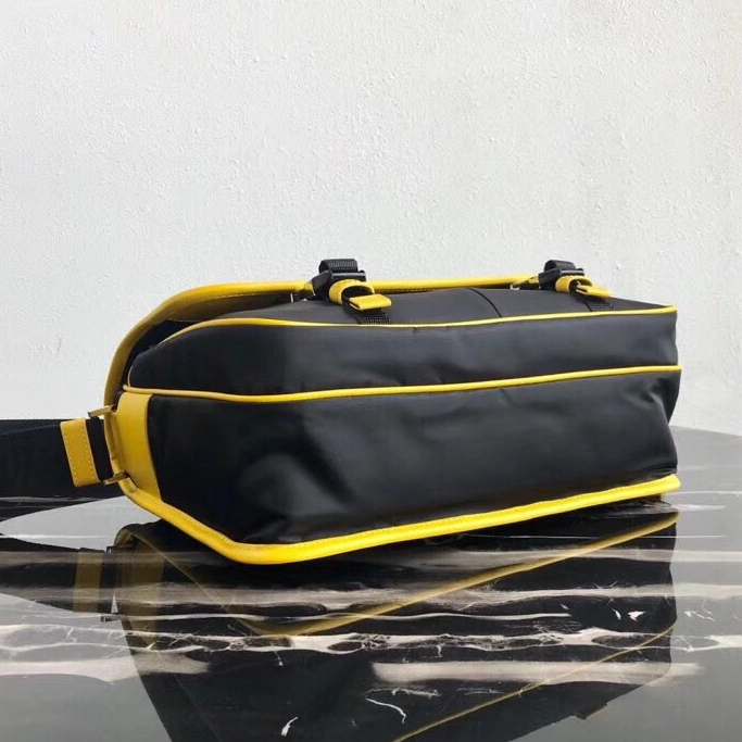 Bright 1074 Prada AAA Man Messenger Bags