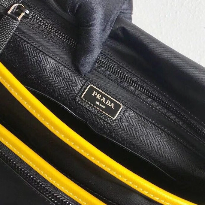 Bright 1074 Prada AAA Man Messenger Bags