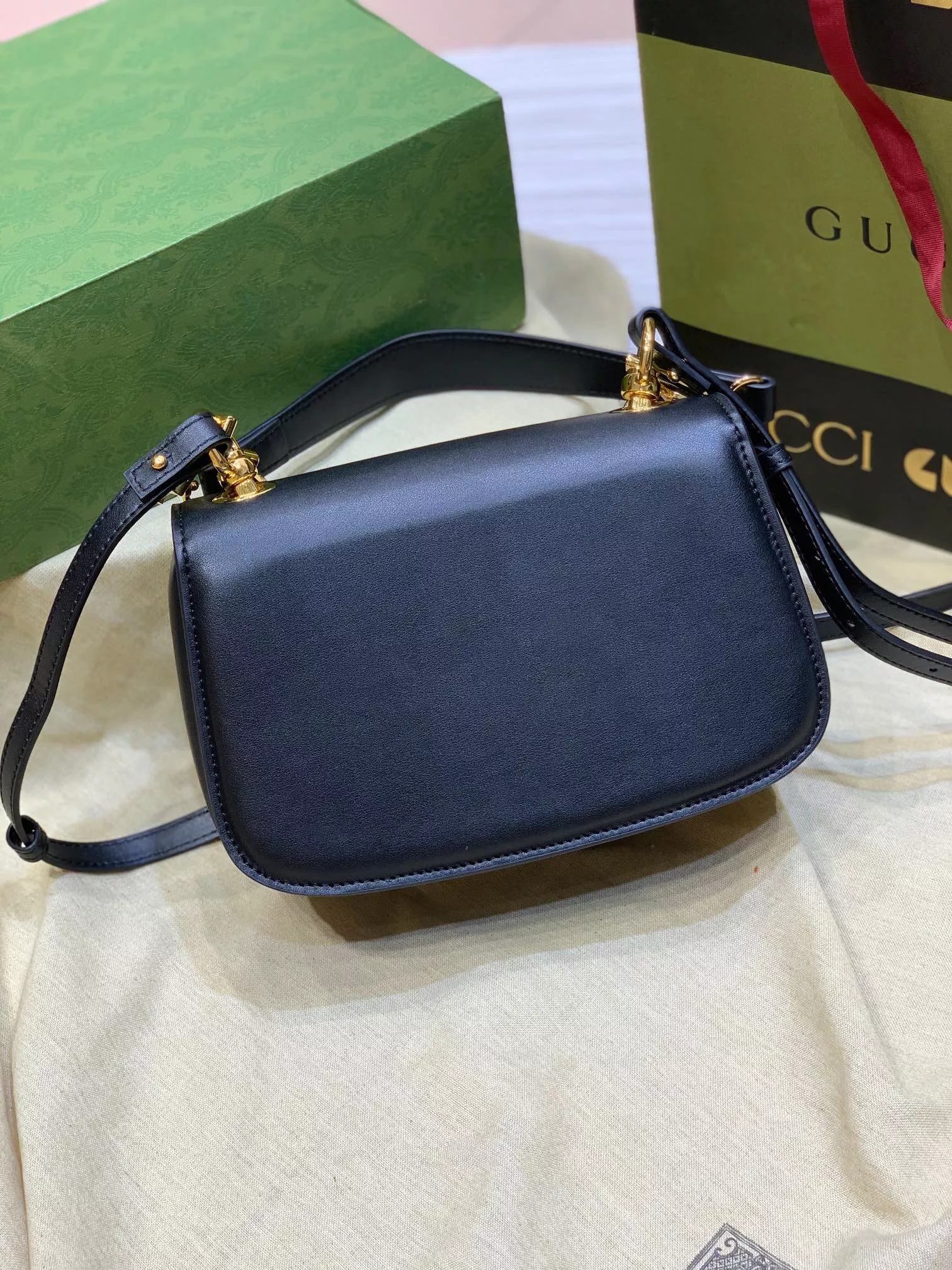 Bright 1223 Gucci AAA Quality Messenger Bags For Women