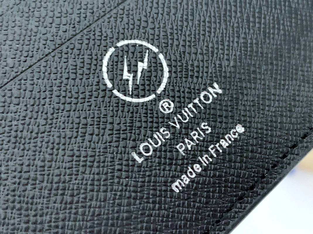 Bright 1246 Louis Vuitton LV Wallets For Unisex