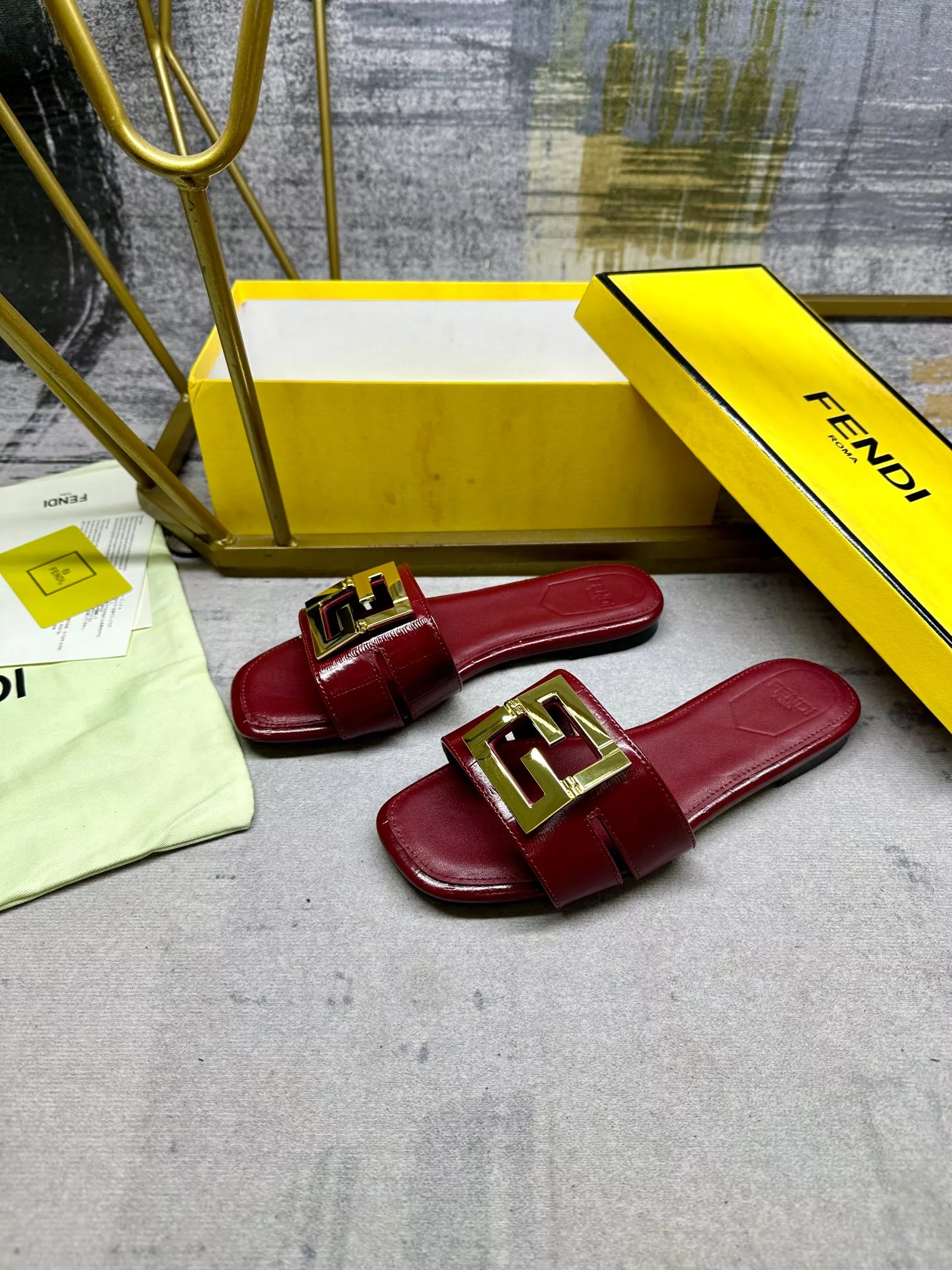 Bright 1553 Fendi Slippers For Women
