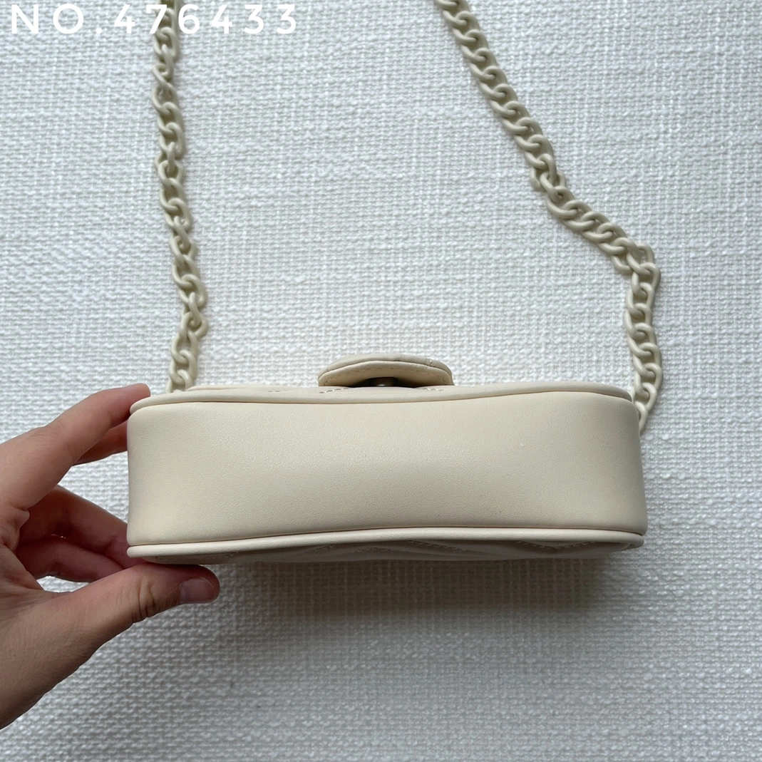Bright 1566 Gucci AAA Quality Messenger Bags For Women