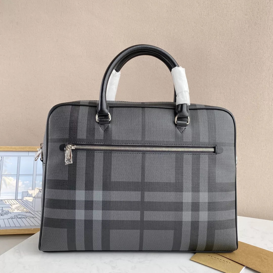Bright 1600 Burberry AAA Man Handbags