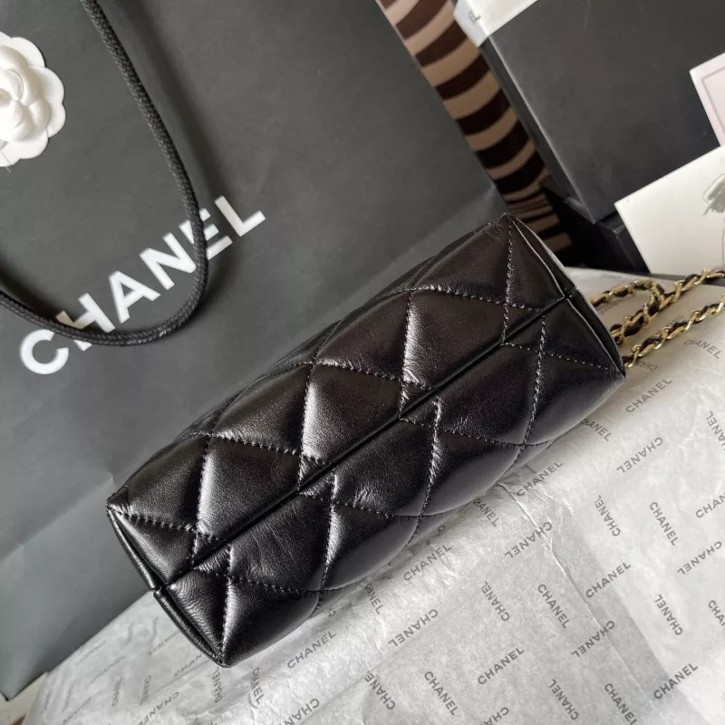 Bright 1629 Chanel AAA Quality Messenger Bags For Women