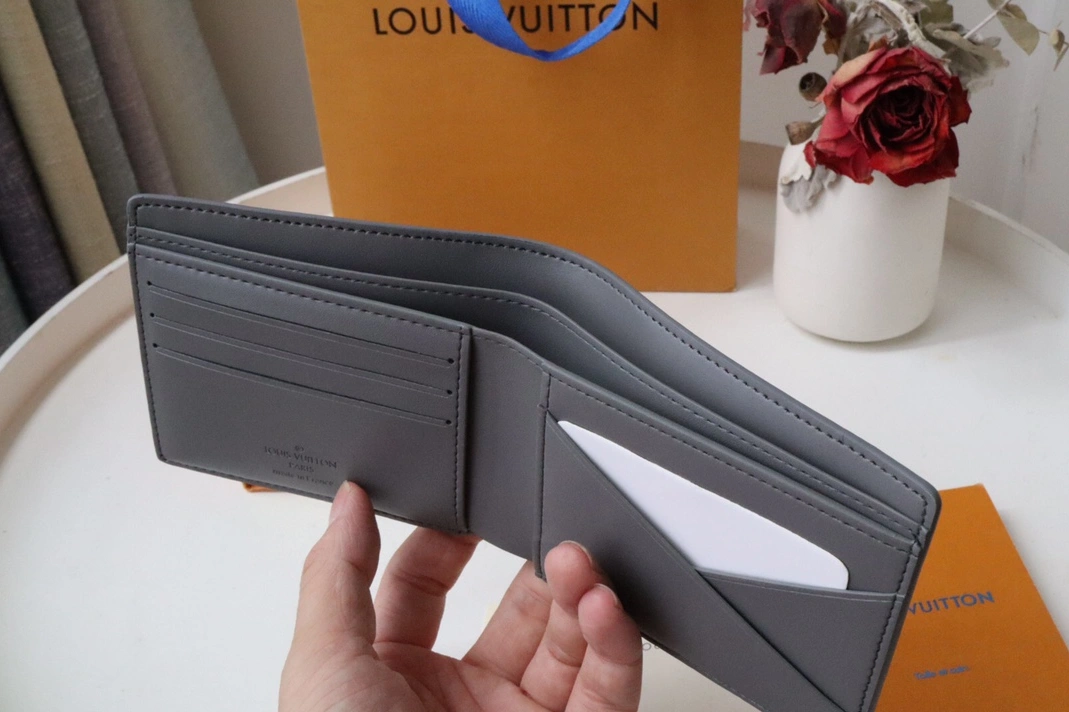 Bright 2198 Louis Vuitton AAA Quality Wallets
